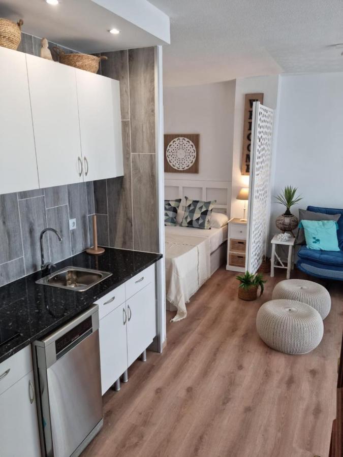 Fuengirola Apartment Carvajal Front Line Primera Linea Kültér fotó